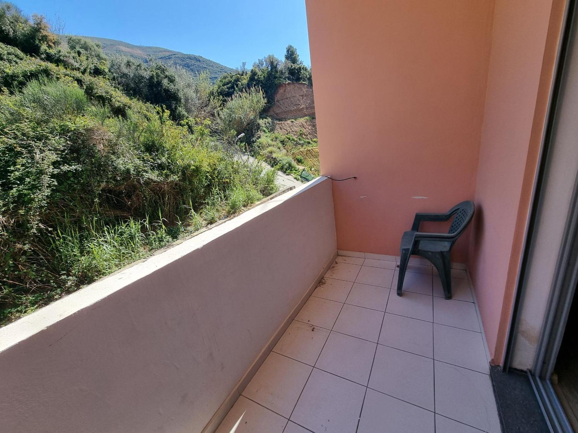 Teo'S Deluxe Studios Vlorë Εξωτερικό φωτογραφία