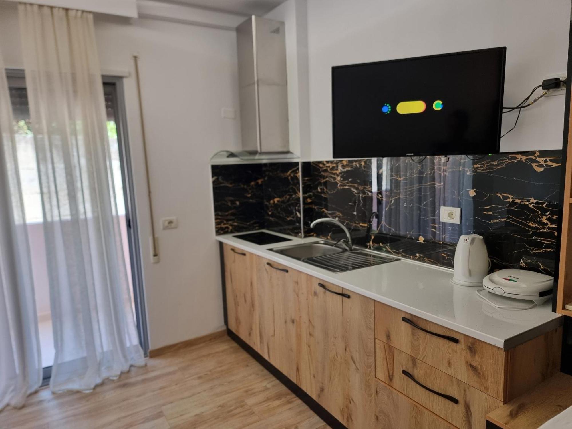 Teo'S Deluxe Studios Vlorë Εξωτερικό φωτογραφία